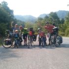 Belle rencontre d'un cyclo vietnamien dans le No Man's Land