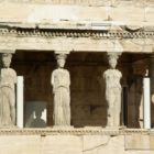 Statue sur l'Acropole