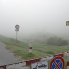 Piste cyclable dans la brume