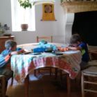 Les devoirs chez Monique et Yves