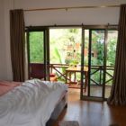 Hotal avec balcon. Le bonheur